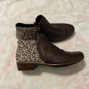 Naot helm ankle boot brown leather and cheetah suede size eu 38/us 7